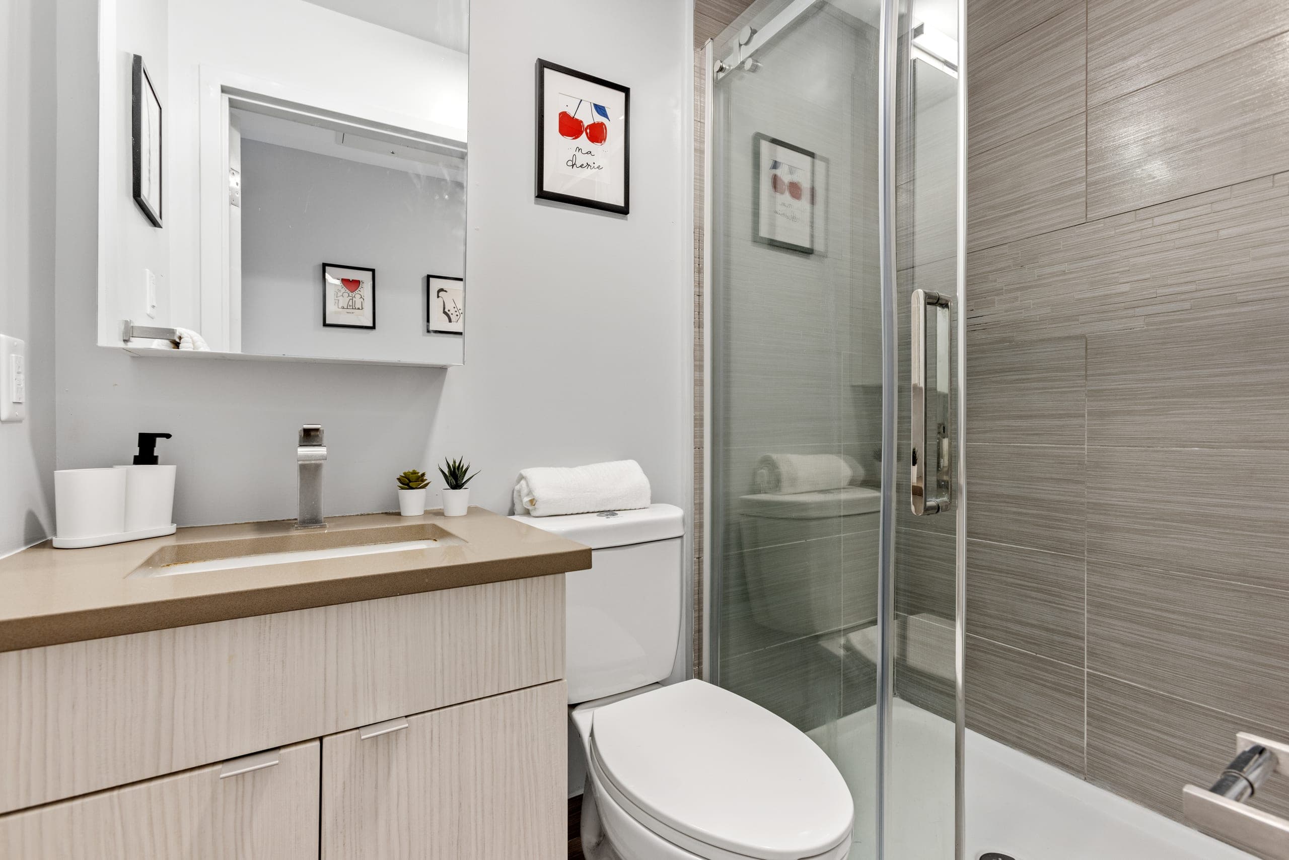 Private en-suite bathroom