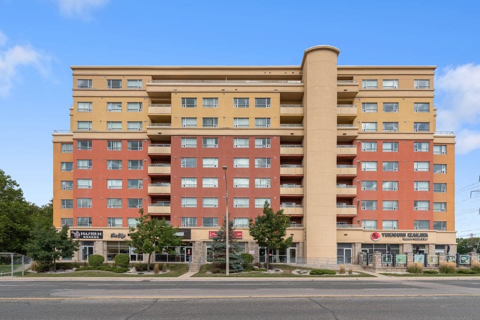 West Village Suites - Student housing in Hamilton